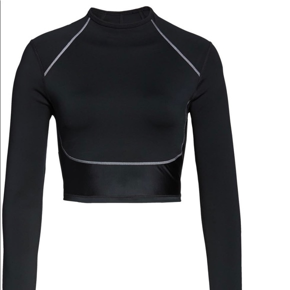 Nike crop top NWOT - Picture 2 of 2